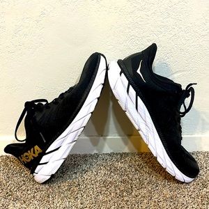 Hoka One Clifton 8 Black/Gold Women’s Running Shoes Size 8